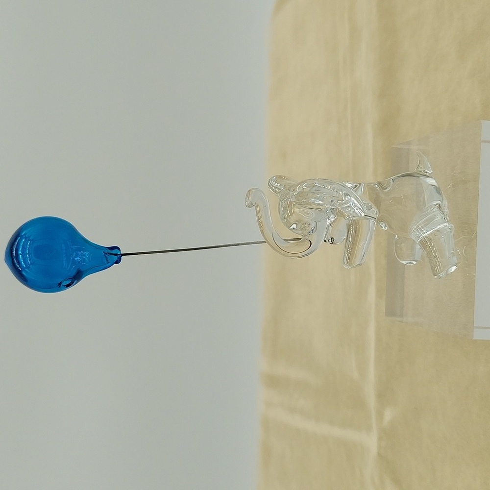 Glass Art Hand Blown Elephant Holding a Balloon Figurine Blue Circus - Picture 2 of 4